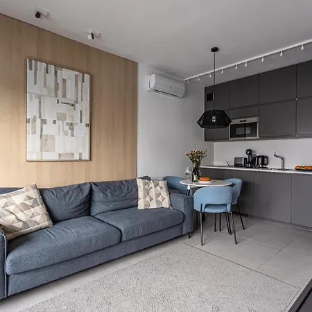 P&o Mennica V * Varšava