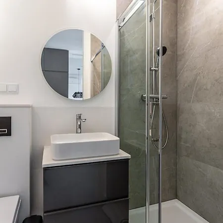 شقة P&o Mennica V