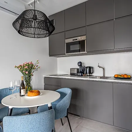 아파트 P&o Mennica V 바르샤바